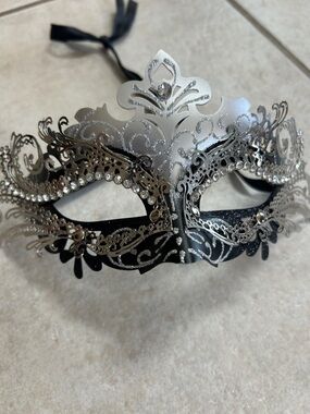 Silver and Black Rhinestone Filigree Masquerade Mask